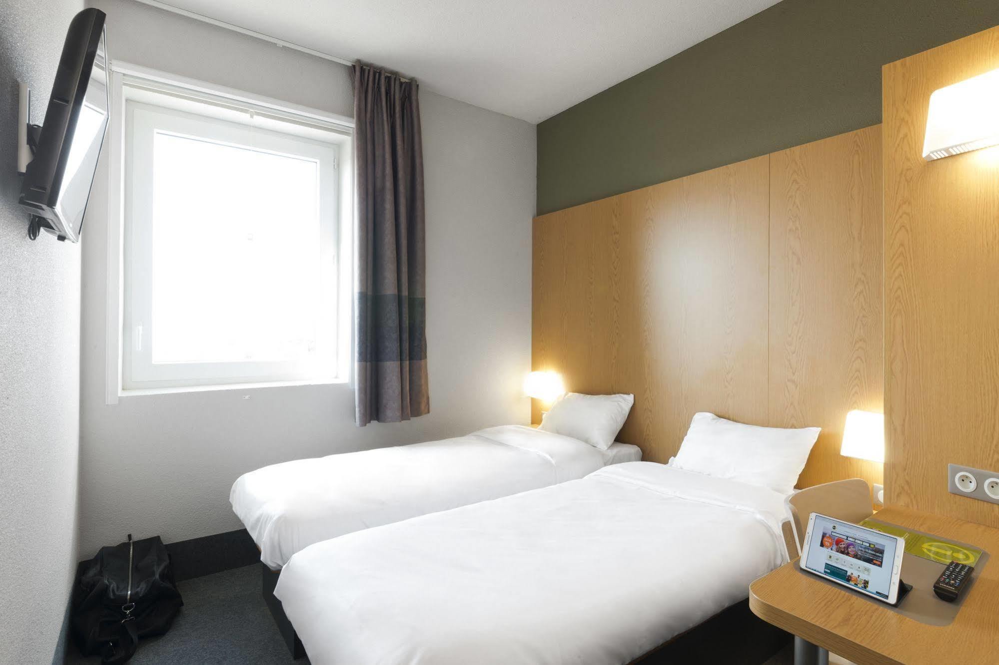 B&B Hotel La Roche-Sur-Yon Mouilleron-le-Captif ภายนอก รูปภาพ