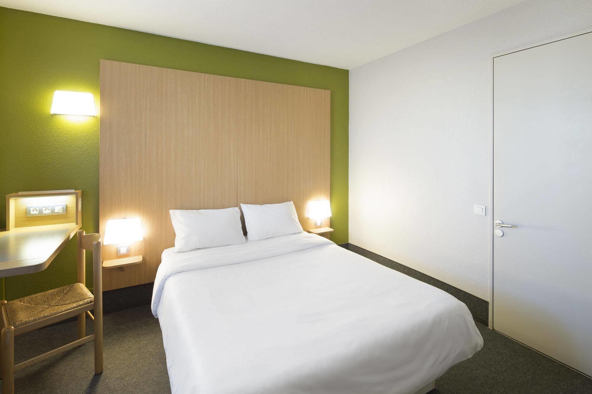 B&B Hotel La Roche-Sur-Yon Mouilleron-le-Captif ภายนอก รูปภาพ
